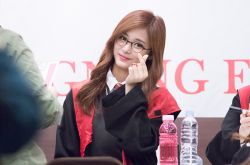 周子瑜事件是怎么回事 周子瑜家庭背景个人资料