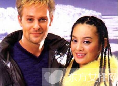 揭宁静为何遭美国老公抛弃 儿子阳光帅照曝光