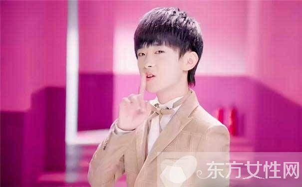 易烊千玺真实家庭背景 tfboys年收入居然这么高