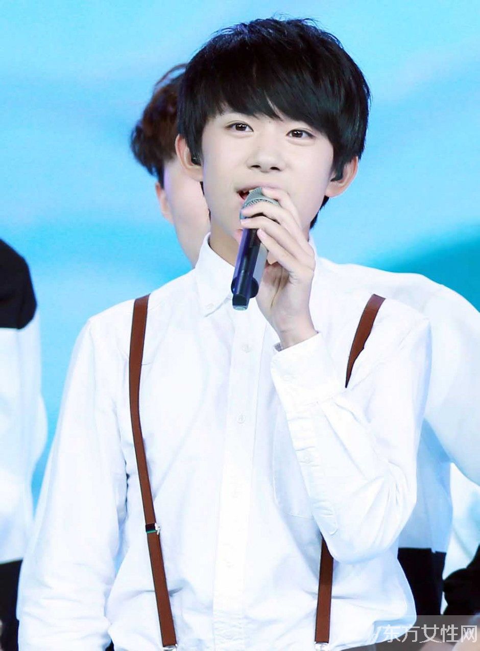 易烊千玺真实家庭背景 tfboys年收入居然这么高