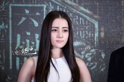 女神迪丽热巴的男朋友是谁 陈伟霆李易峰纷纷躺枪