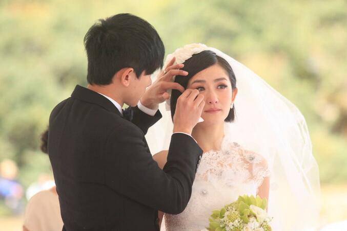 到底当红主持人谢娜多大了 谢娜何炅工资排名大揭秘