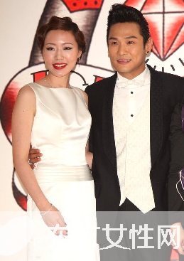 杜德伟迎娶26岁小女友 梁朝伟钟镇涛等巨星纷纷到场助阵