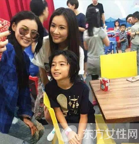 谢霆锋的儿子 越长越残 揭被小儿子据见原因曝光