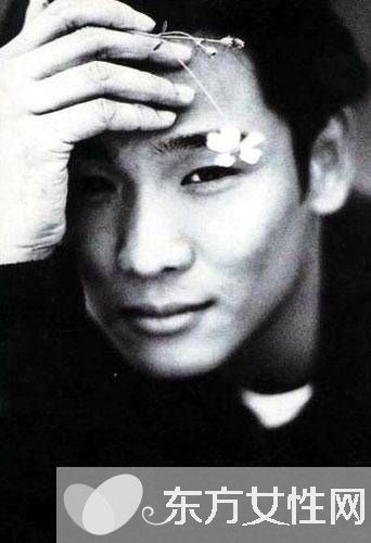 杜德伟迎娶26岁小女友 梁朝伟钟镇涛等巨星纷纷到场助阵