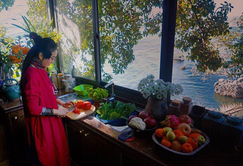 58岁杨丽萍近照如少女 豪宅 月亮宫 美如仙境