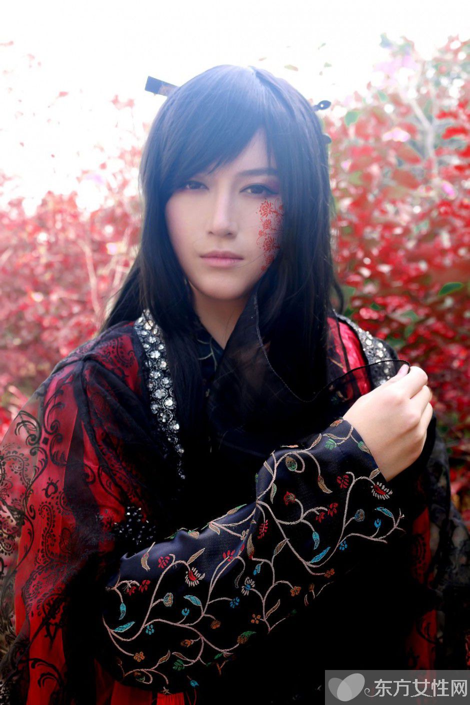 coser小小白颜素颜照曝光 帅到窒息的节奏有木有