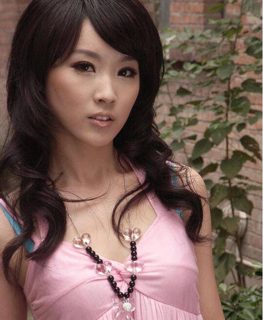 谢楠与吴京离婚惨遭家暴内幕曝光 谢楠个人资料