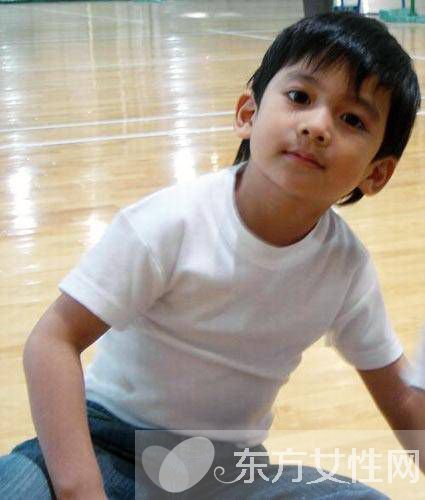 景岗山个人资料 景岗山一对儿女近照曝光被赞最好看星二代