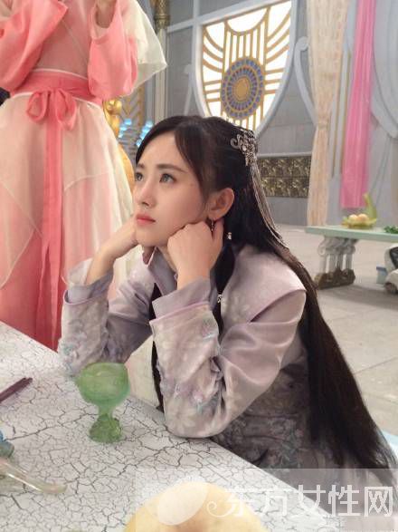 4000年第一美女鞠婧祎 整容前后照对比吓哭你