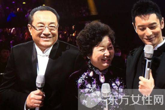 黄晓明家庭背景资料 公主与王子到底配不配