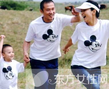 黄志忠现任老婆柯蓝资料 黄志忠前妻何音称还是好朋友