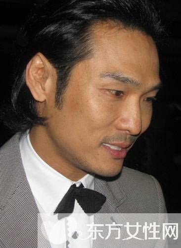 杜德伟迎娶26岁小女友 梁朝伟钟镇涛等巨星纷纷到场助阵