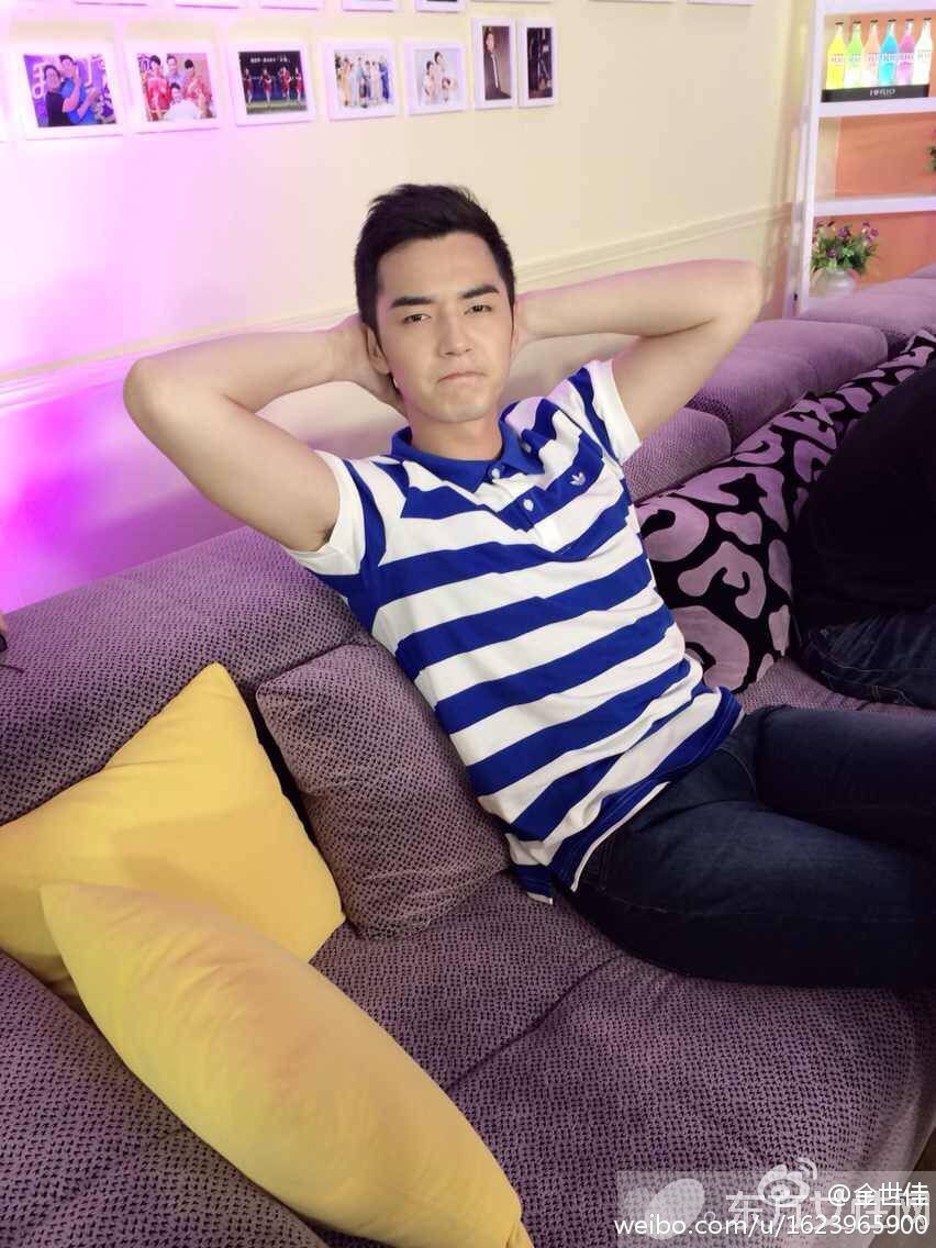  呆萌天才 金世佳个人资料 金世佳李沁恋情曝光网友祝福