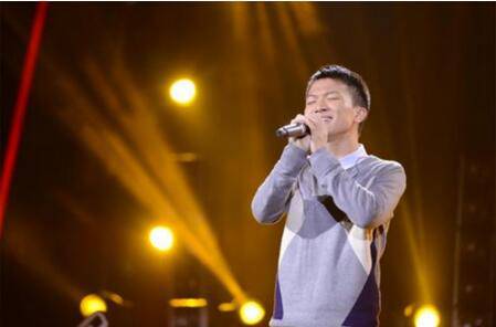 周深女生版卷珠帘超好听 周深家庭背景资料曝光