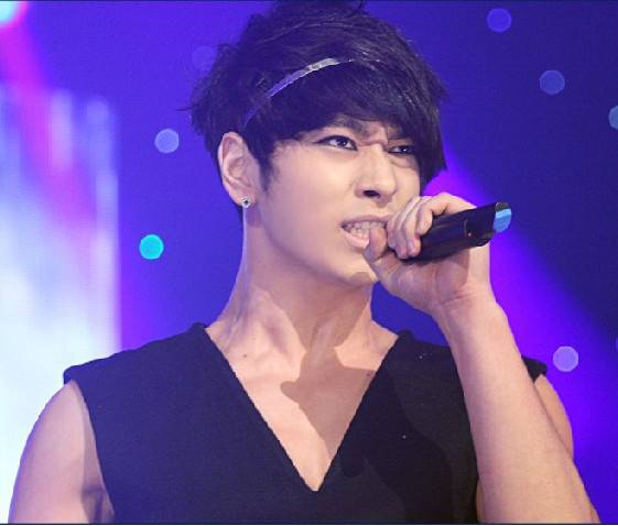 黄灿盛现任女友曝光 黄灿盛给2pm谈柳岩