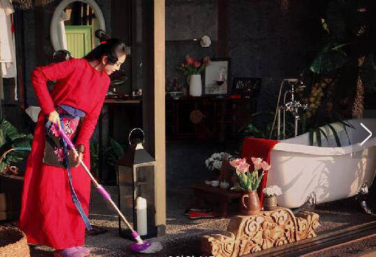 58岁杨丽萍近照如少女 豪宅 月亮宫 美如仙境