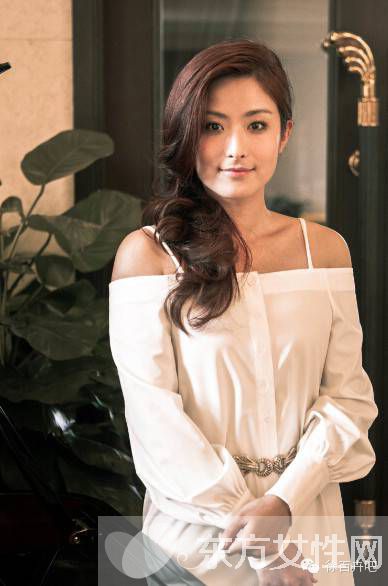 演员徐百卉的老公是谁 徐百卉比基尼秀性感小蛮腰