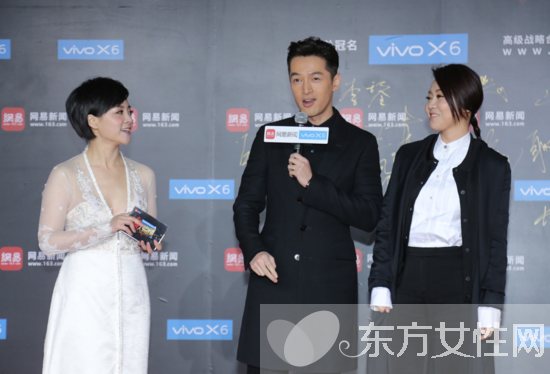 胡歌频繁 示爱 闫妮 胡歌 很感谢当年闫妮吻了我