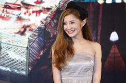 李心艾不雅照曝光微博遭扒 整容前后照网友称不认识了