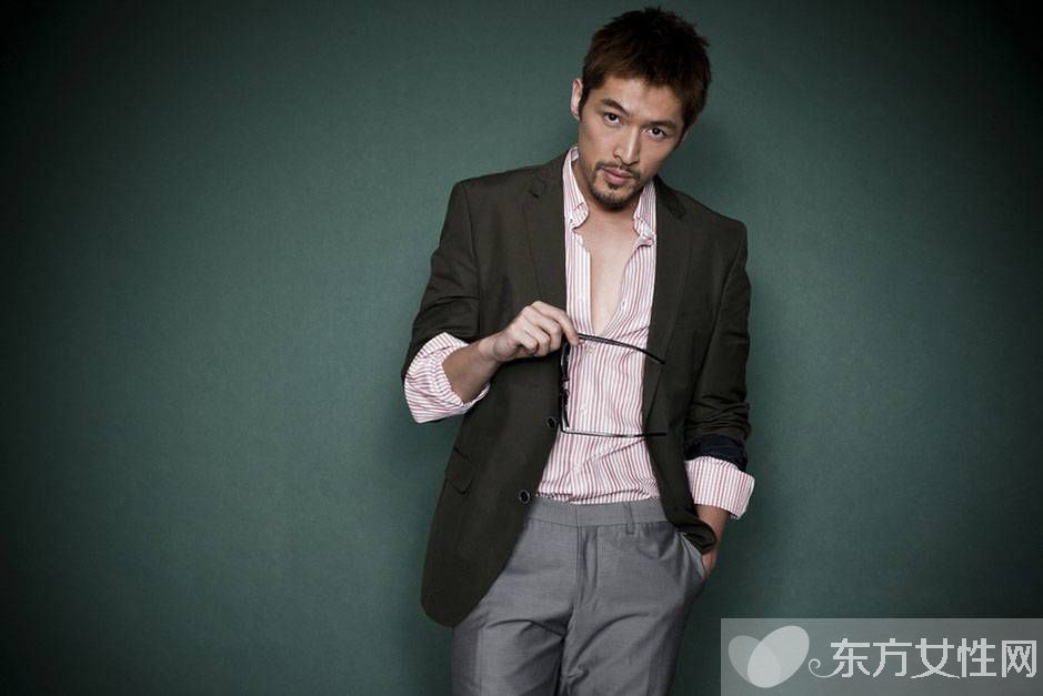 胡歌频繁 示爱 闫妮 胡歌 很感谢当年闫妮吻了我