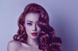 容祖儿下体夹春卷事件揭秘 真假容祖儿亮相签售会