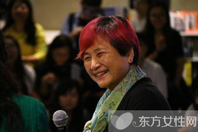 郑佩佩个人资料 郑佩佩炮轰张柏芝惹粉丝怒骂