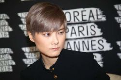 李宇春富豪男朋友煤老板照片 李宇春罕见婚纱照曝光