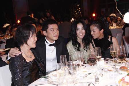 揭秘天后王菲老公有几个 曝王菲李亚鹏婚变真相