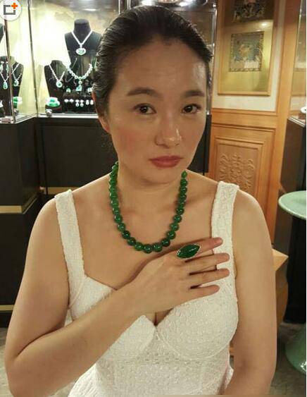 张瑞竹老公是谁 不穿内衣凸点照惹洪金宝尖叫