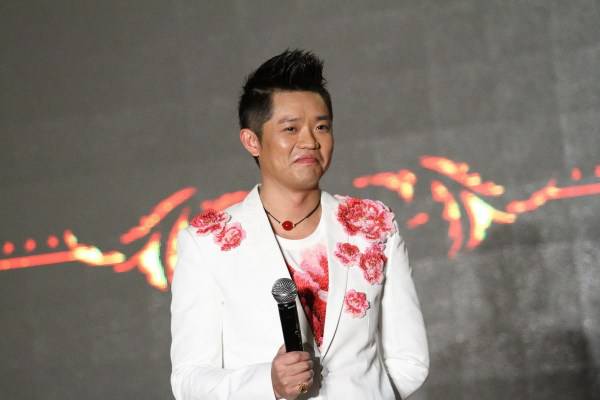 曝杨魏玲花和曾毅睡觉 两人关系非同寻常双双出轨