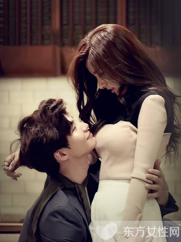 韩星金素恩整容了吗 金素恩真人秀挑逗宋再临气氛火热亲密