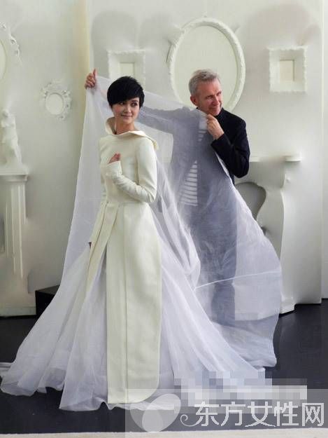 李宇春富豪男朋友煤老板照片 李宇春罕见婚纱照曝光