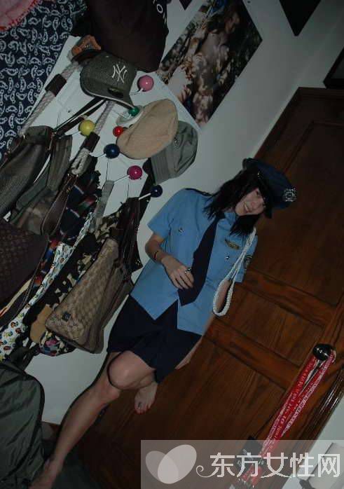 张柏芝运动装素颜挤地铁少女气息十足 张柏芝门照艳全集图片