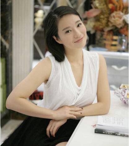 张瑞竹老公是谁 不穿内衣凸点照惹洪金宝尖叫