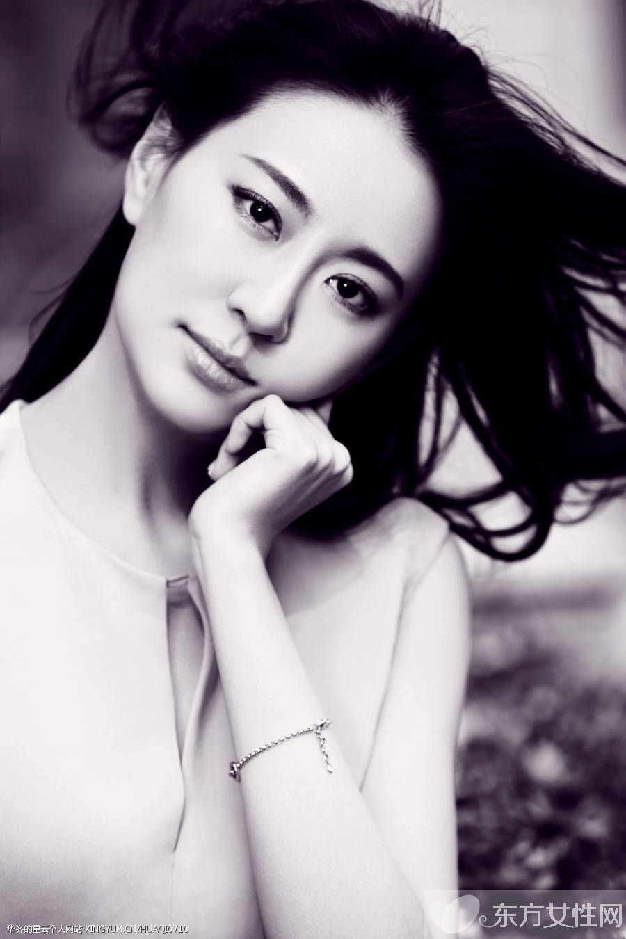 伪装者王乐君多大年纪了 王乐君性感泳装图片优美动人