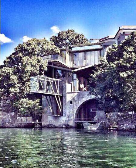 58岁杨丽萍近照如少女 豪宅 月亮宫 美如仙境