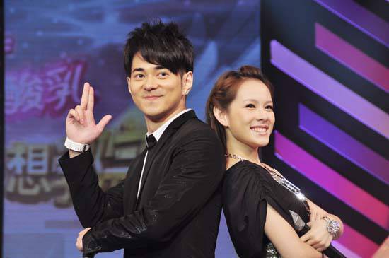 主持人李晨老婆赵琼背景资料 李晨连发三条微博报母子平安