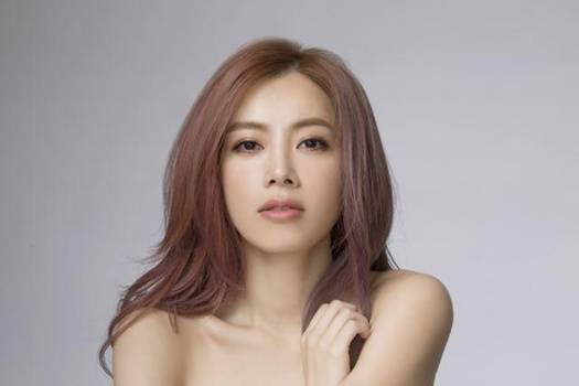 徐怀钰近况曝光  平民天后 徐怀钰复出歌坛经典呈现