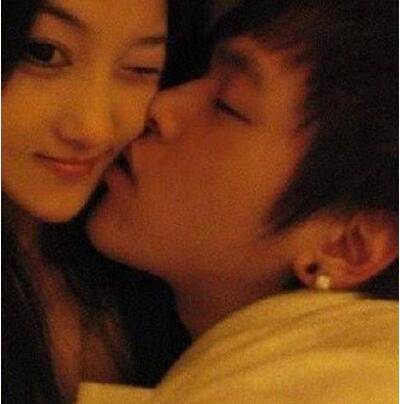 揭张馨予的乳有多大 疯狂床照曝光裸胸诱惑无下限