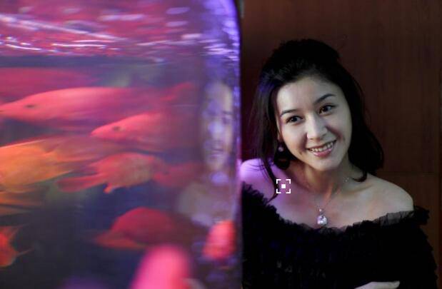 黄海冰现任老婆甄锡个人资料 甄锡私下生活照曝光