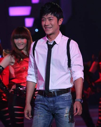 林申示爱娇妻遭妻嫌 林申老婆杨雨辰漂亮美艳不输当红女星