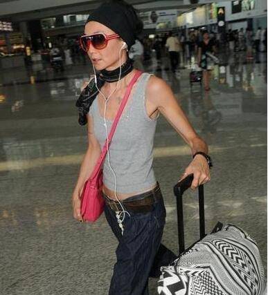 张曼玉个人资料 揭张曼玉30年烟瘾暴瘦真正原因