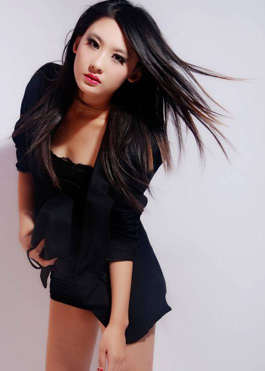 祝绪丹个人资料 祝绪丹昔日性感比基尼照曝光