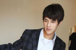 姜潮个人资料九连拍哭照 自曝同性性取向是真的吗