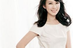 殷悦老公吴育奇资料曝光 新书宣传丈夫女儿齐亮相