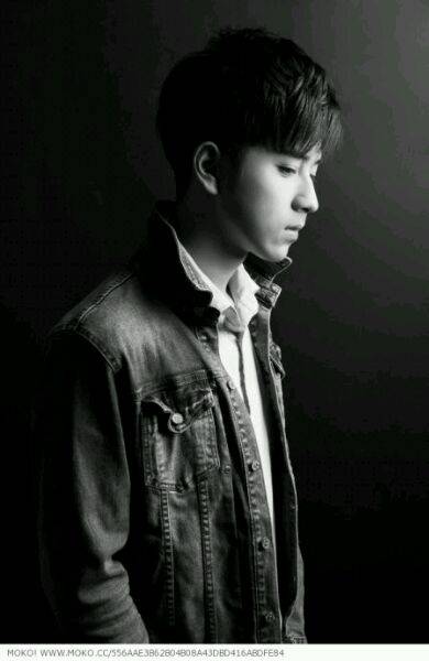 殷洪怎么死的 殷洪的扮演者陈若轩资料简介