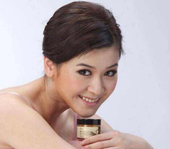 黄海冰现任老婆甄锡个人资料 甄锡私下生活照曝光