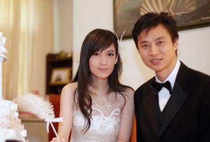  不老女神 周慧敏个人资料 周慧敏老公倪震夜店偷吃遭分房睡