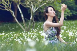 杨童舒臀部遭男粉丝强摸照片 杨童舒个人资料曝光